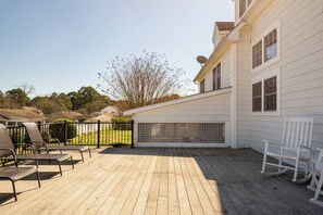 Terrace/patio - Entire home in Cambridge, Maryland (Cambridge)