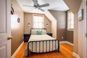 6 bedrooms, desk, free WiFi, bed sheets - Entire home in Cambridge, Maryland (Cambridge)