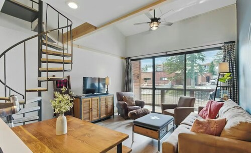 Tahoe Donner Condo, Ski-In Ski-Out, Cozy Mountain Retreat