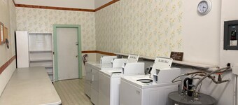 Tahoe Donner Condo, Ski-In Ski-Out, Cozy Mountain Retreat