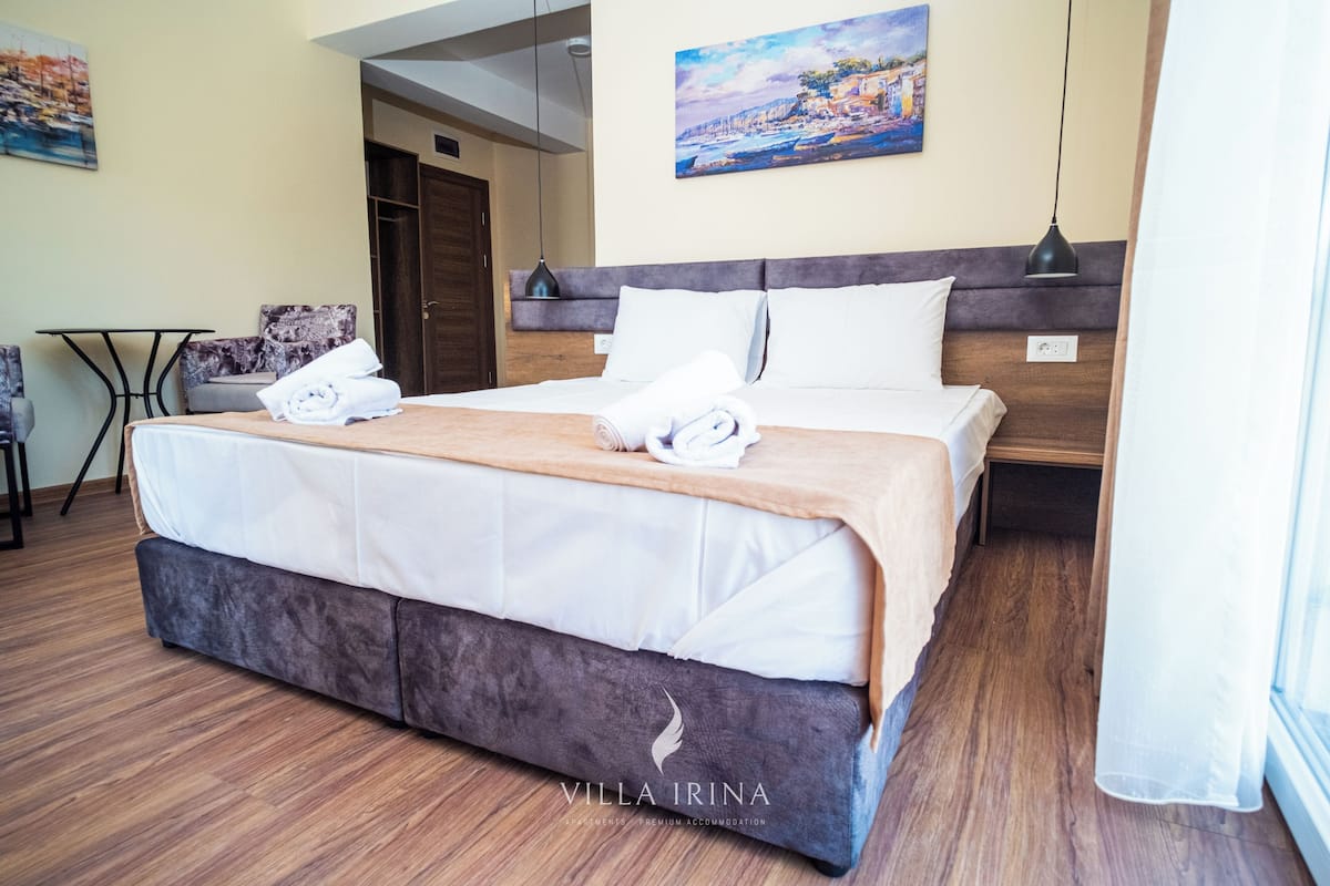 Comfort trippelrum - utsikt mot staden | Gratis wi-fi