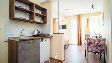 Comfort Triple Room, City View | Soundproofing, free WiFi