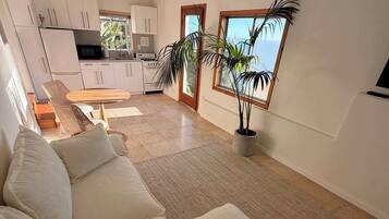 Fernseher, Kamin, Arbeitsbereiche