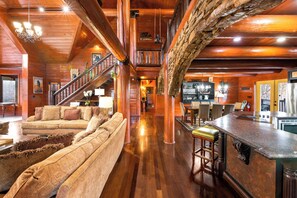 Interior - 4BR & Game Loft w Hot Tub & Theater, Sleeps 8! (Sevierville)