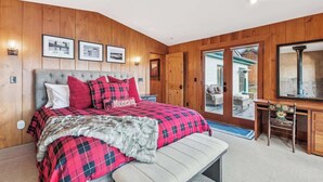 Iron/ironing board, travel cot, WiFi, bed sheets - Hughes Hideaway | Lakefront Cabin Near Town (Lakeside)