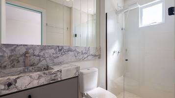 Apartamento básico | Baño | Ducha