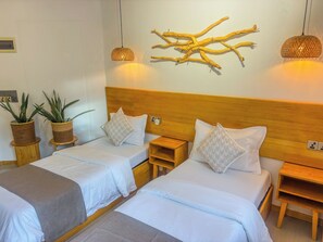 Chambre Supérieure Double ou avec lits jumeaux, vue ville | Coffres-forts dans les chambres, rideaux occultants