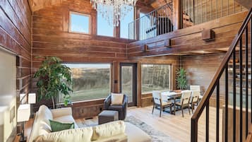 Een smart-tv en een open haard