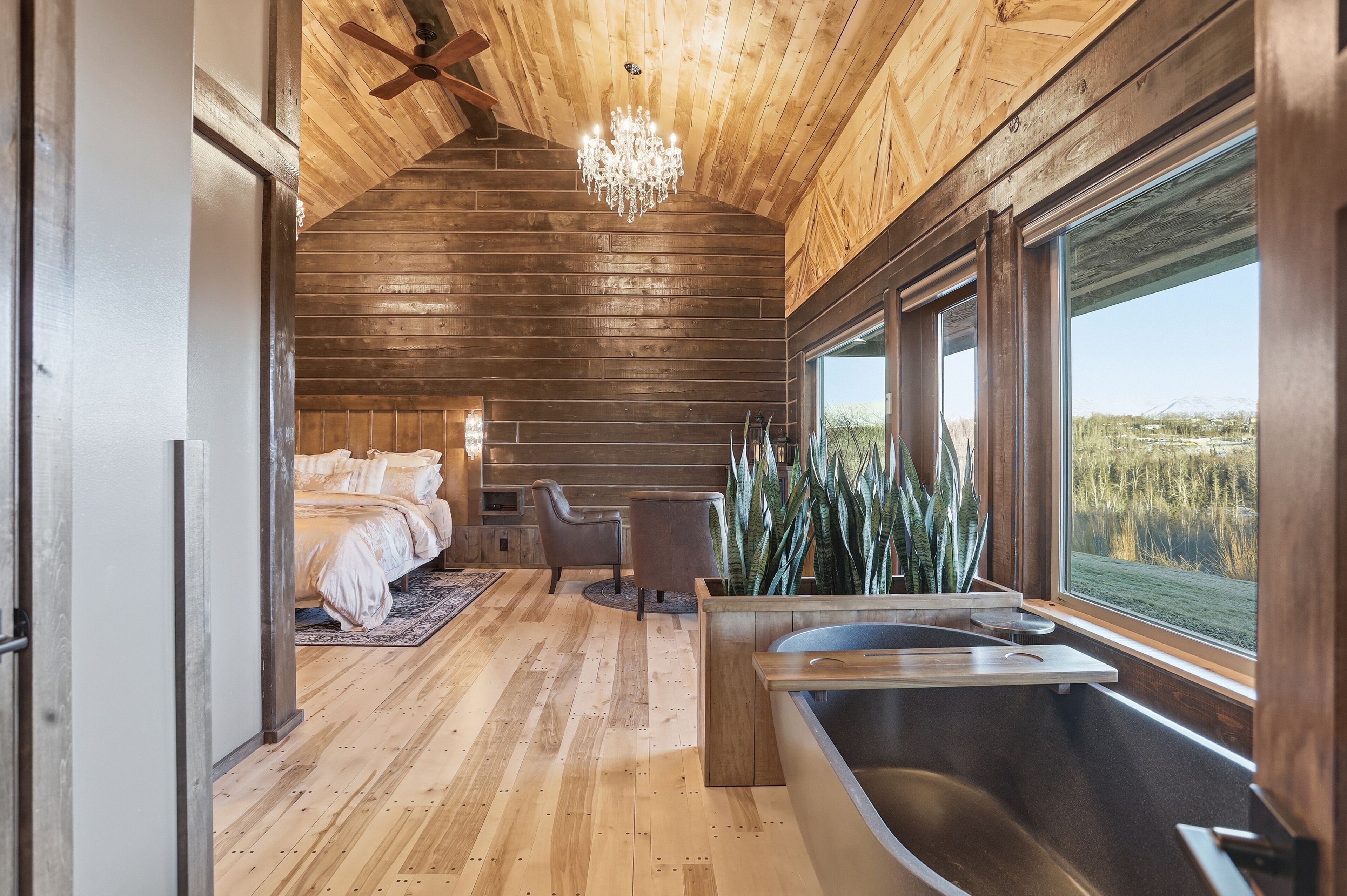 2 slaapkamers, een strijkplank/strijkijzer, gratis wifi, beddengoed