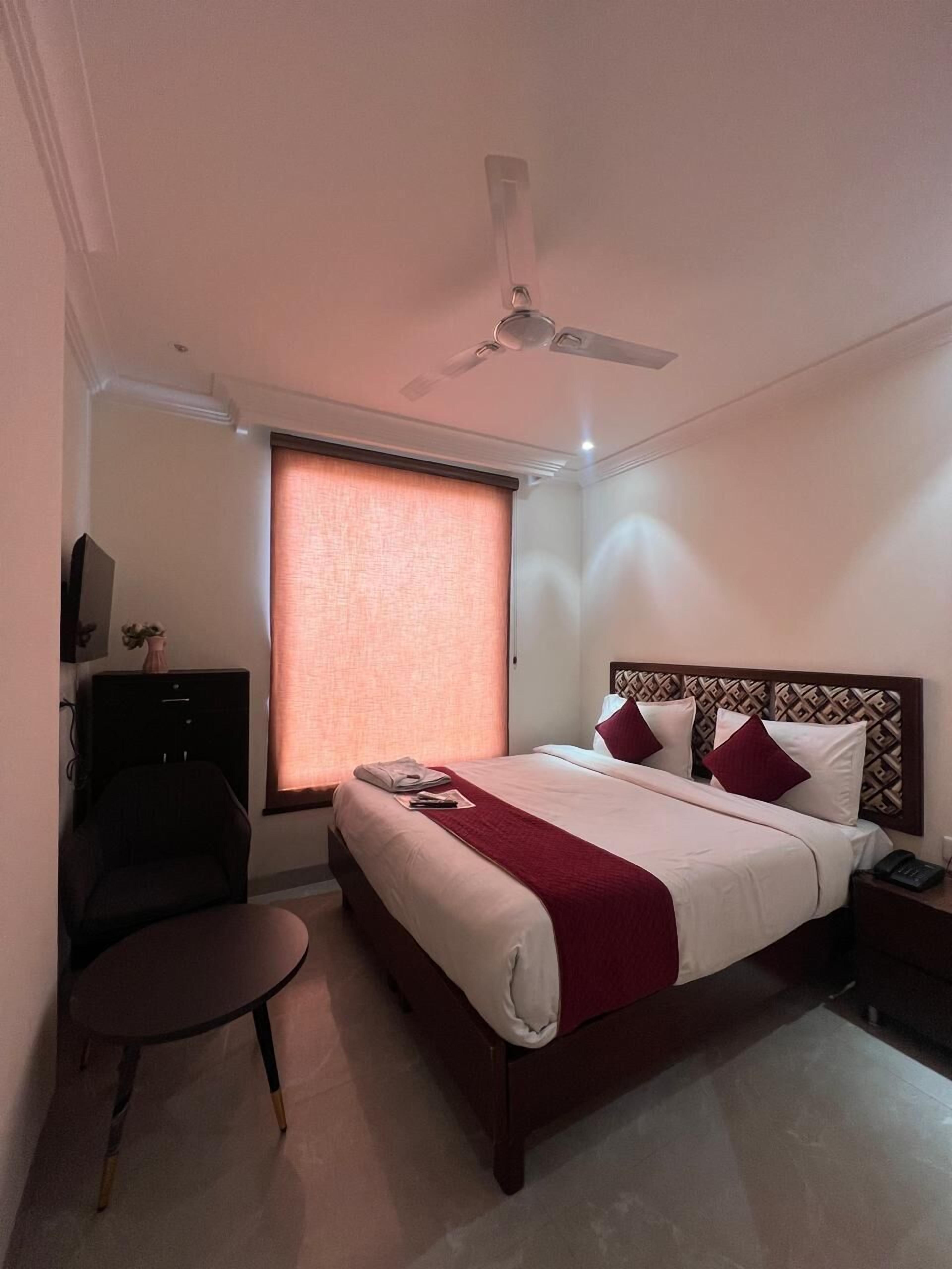 In-room safe, iron/ironing board, free WiFi, bed sheets