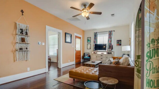 Living area - Surf House Galveston (Galveston)