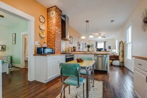 Private kitchen - Surf House Galveston (Galveston)