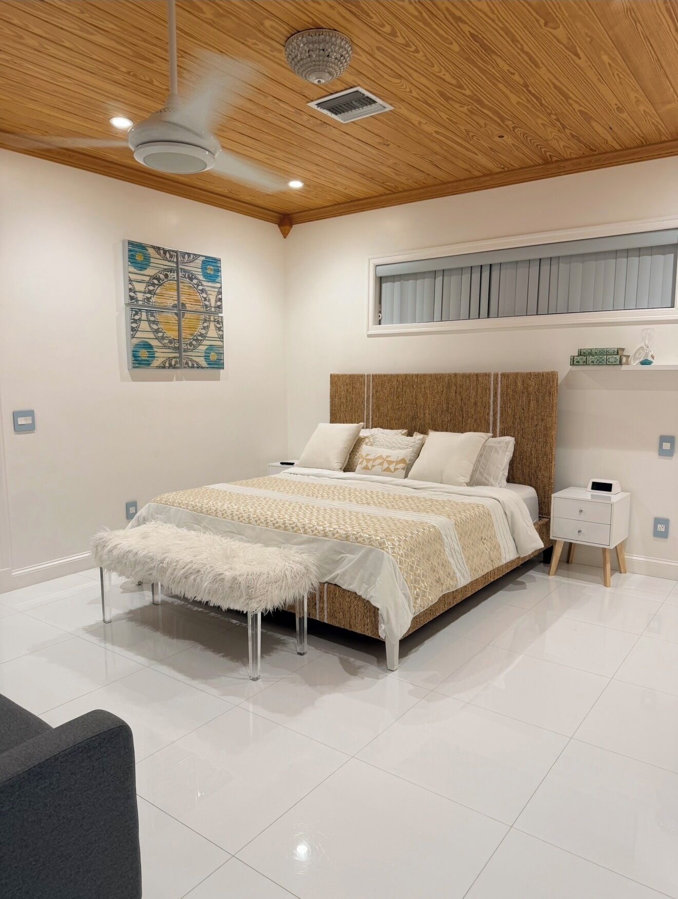 2 habitaciones, escritorio, tabla de planchar con plancha y wifi 