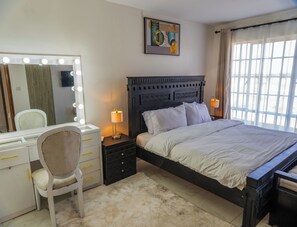 3 bedrooms, iron/ironing board, WiFi, bed sheets