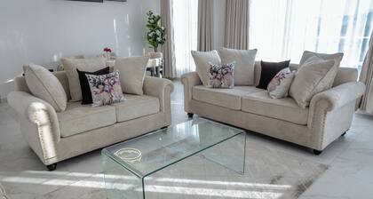 Ngao-220. 3-bedroom cabin in Nanyuki . Powered by sunshine & good vibes