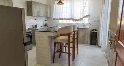 Ngao-220. 3-bedroom cabin in Nanyuki . Powered by sunshine & good vibes