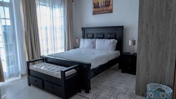 3 室のベッドルーム、アイロン / アイロン台、WiFi、ベッドシーツ