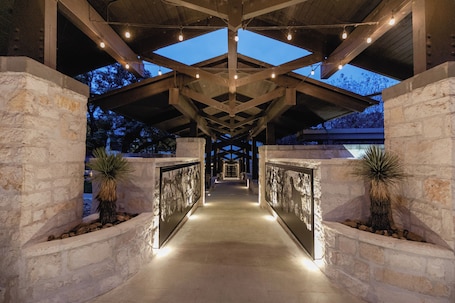 Front of property. Rough Creek Lodge Ranch and Resort