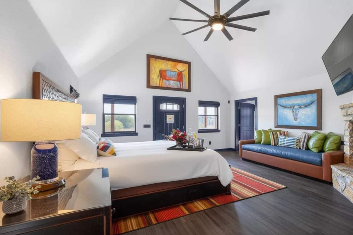 Cabin | In-room safe, WiFi (free)