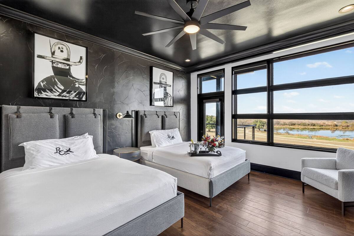 Deluxe Double Room | In-room safe, WiFi (free)