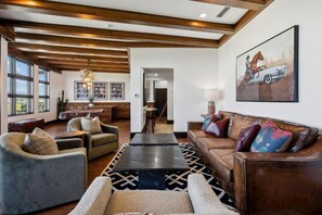 Living area - Rough Creek Lodge Ranch and Resort  (Glen Rose)
