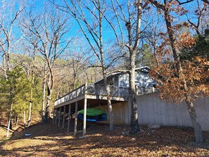 Exterior - Wildwood Hideaway- 2-bedroom cozy and secluded home close to Beaver Lake (Rogers)