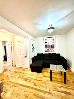 Living area - Magnificent apartment - Little Italy (Montréal)