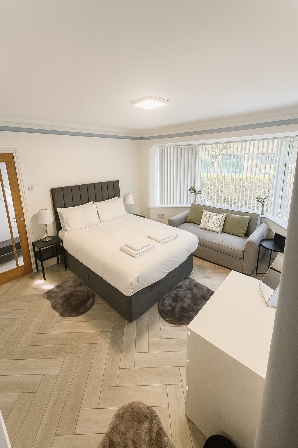 4 bedrooms, iron/ironing board, free WiFi, bed sheets