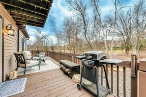 Terrace/patio - Family and Pet Friendly Poconos Cabin! (Long Pond)