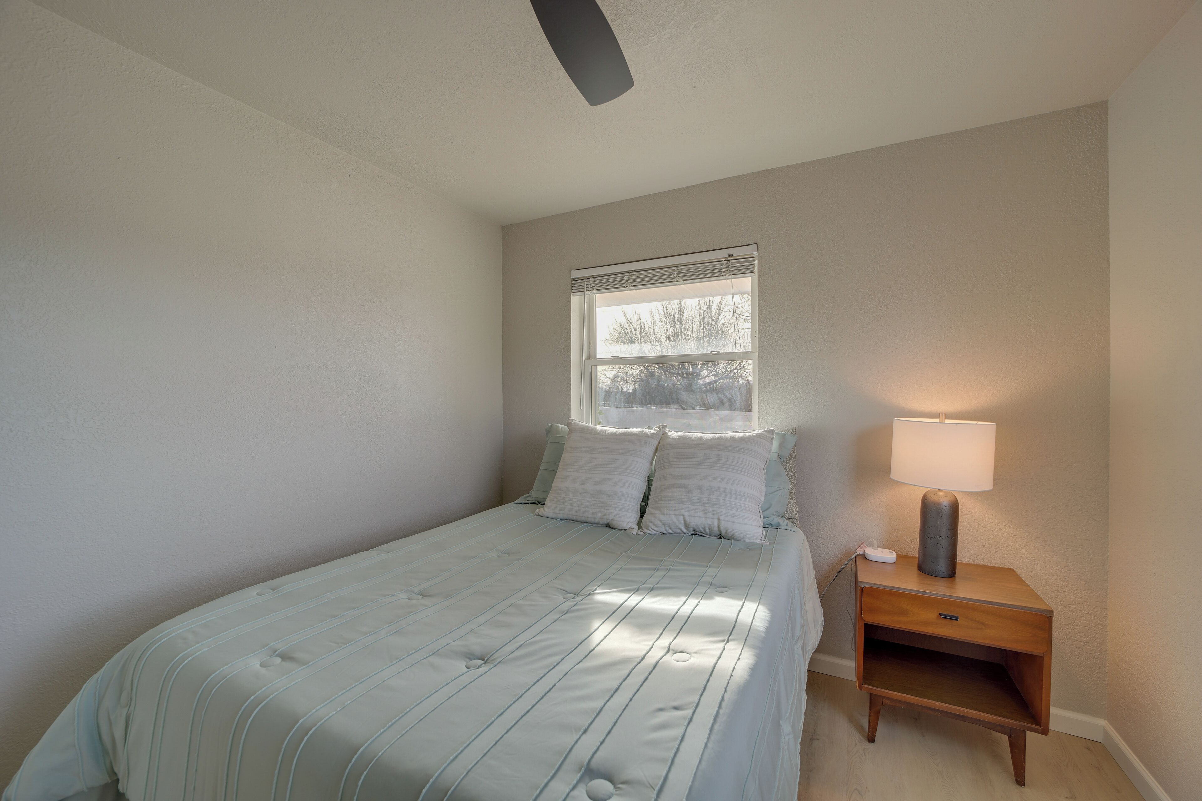 3 多间卧室、熨斗/熨衣板、旅行婴儿床、上网接入