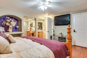 2 bedrooms, iron/ironing board, internet, bed sheets