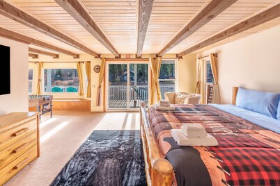 New! Bearadise ~ Lakefront Cabin with Private Dock