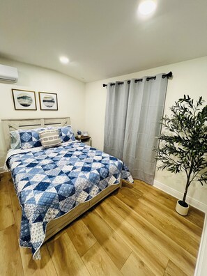 1 bedroom, iron/ironing board, free WiFi, bed sheets - Blue Escape for two. Steps from the casino (Tampa)