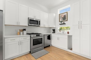 微波炉、烤箱、炉灶、洗碗机