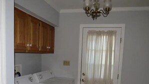 Interior - Quiet Oxford Home with Modern Comforts (Oxford)