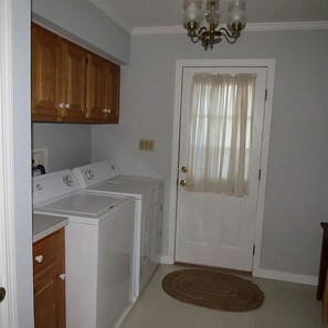 Interior - Quiet Oxford Home with Modern Comforts (Oxford)