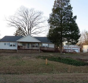 Exterior - Quiet Oxford Home with Modern Comforts (Oxford)