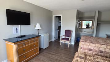 1 bedroom, iron/ironing board, internet, bed sheets