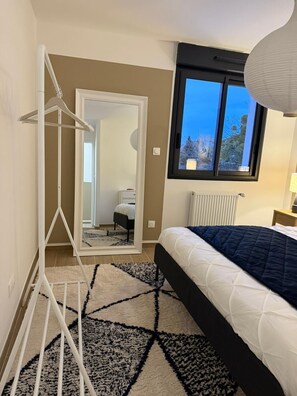 5 soverom, skrivebord, strykejern/-brett og wi-fi (inkludert)