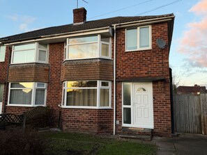 Exterior - Comfortable Stay - Close to Chester City Centre (Cheshire West and Chester)