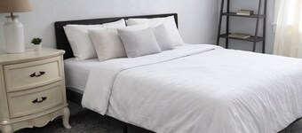 Spacious Downtown Farmington Home – Work & Relax in Comfort