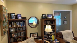 Interior - 4-bedroom house in perfect Santa Barbara, 5 minutes from the beach! (Santa Barbara)