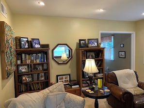 Interior - 4-bedroom house in perfect Santa Barbara, 5 minutes from the beach! (Santa Barbara)