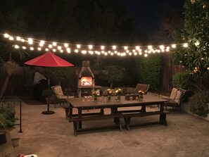 Outdoor dining - 4-bedroom house in perfect Santa Barbara, 5 minutes from the beach! (Santa Barbara)