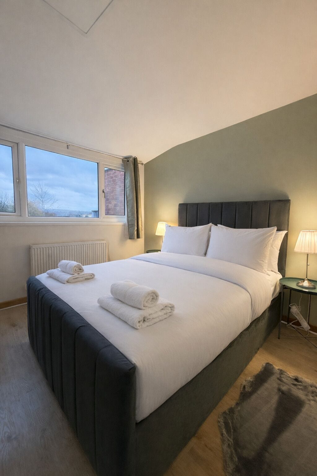 4 bedrooms, iron/ironing board, free WiFi, bed sheets