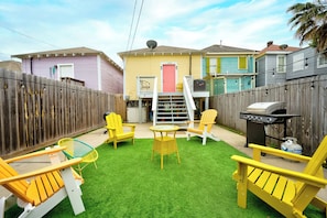 Terrace/patio - Pineapple Cottage at the Sea (Galveston)