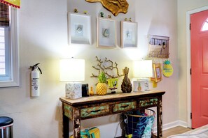 Interior - Pineapple Cottage at the Sea (Galveston)