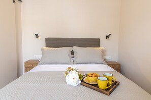 Iron/ironing board, free WiFi, bed sheets - Local Living House Tinos (Tinos)
