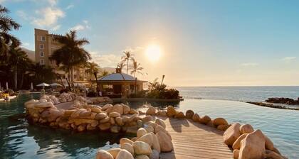 "5-Star Spring Break Oasis: Garza Blanca Luxury Beachfront Suite, PV Ocean View"