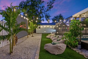 Terrace/patio - Epic Backyard - Pool - Hot Tub - Outdoor Theatre (Bradenton)